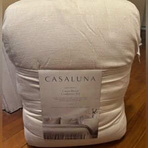 Linen blend king size comforter with 2 king shams